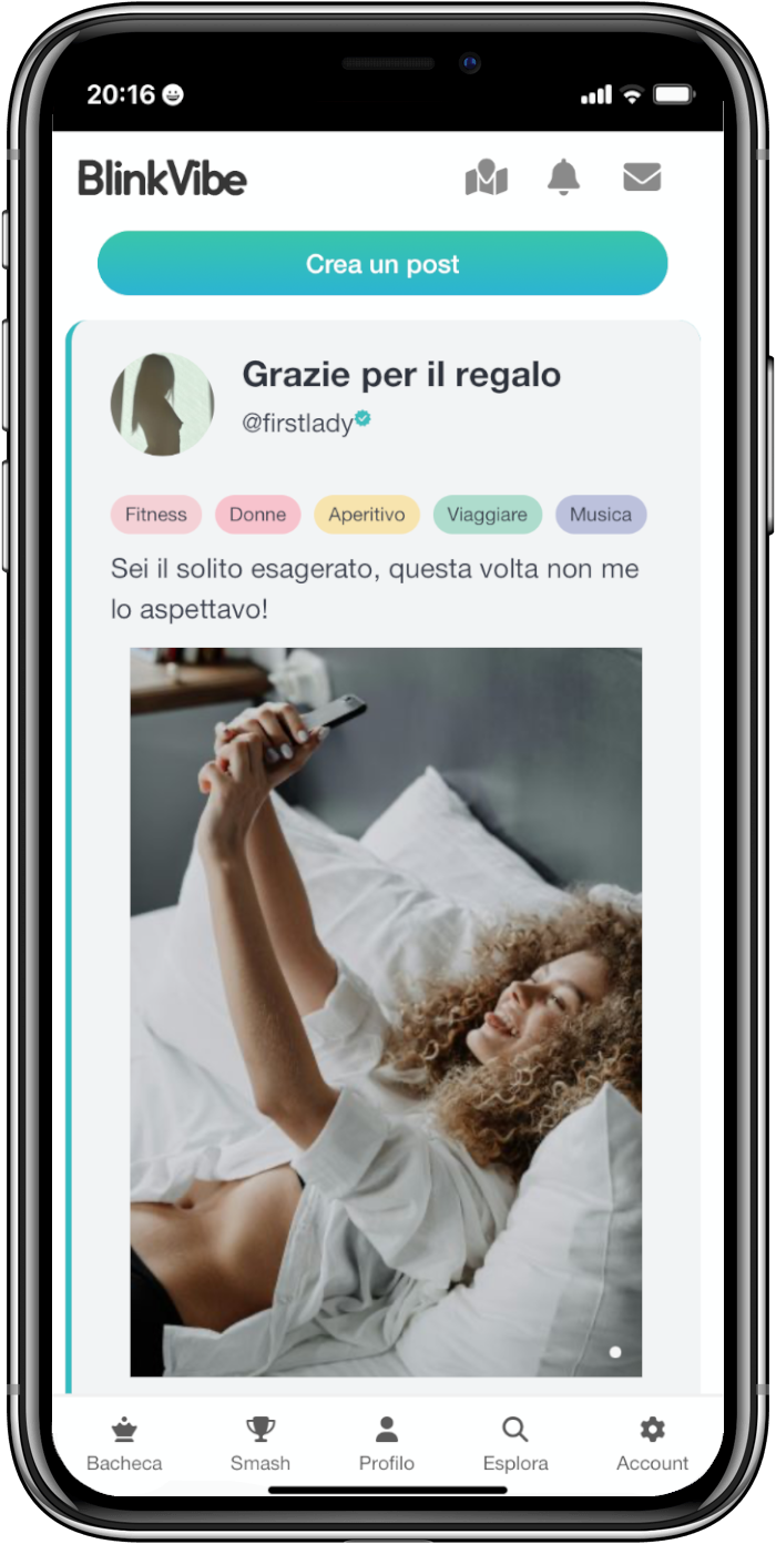 telefono con app nella sezione board hero